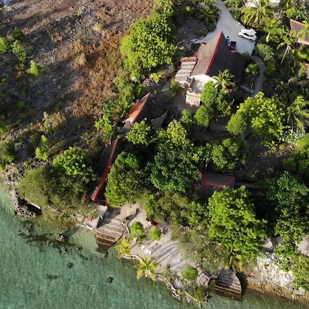 Moalboal T Breeze Coastal Resort Экстерьер фото