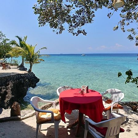 Moalboal T Breeze Coastal Resort Экстерьер фото