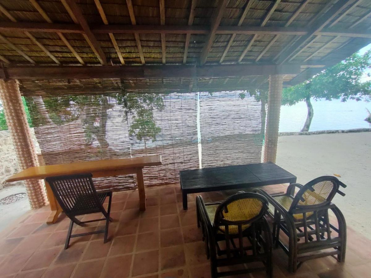 Moalboal T Breeze Coastal Resort Экстерьер фото
