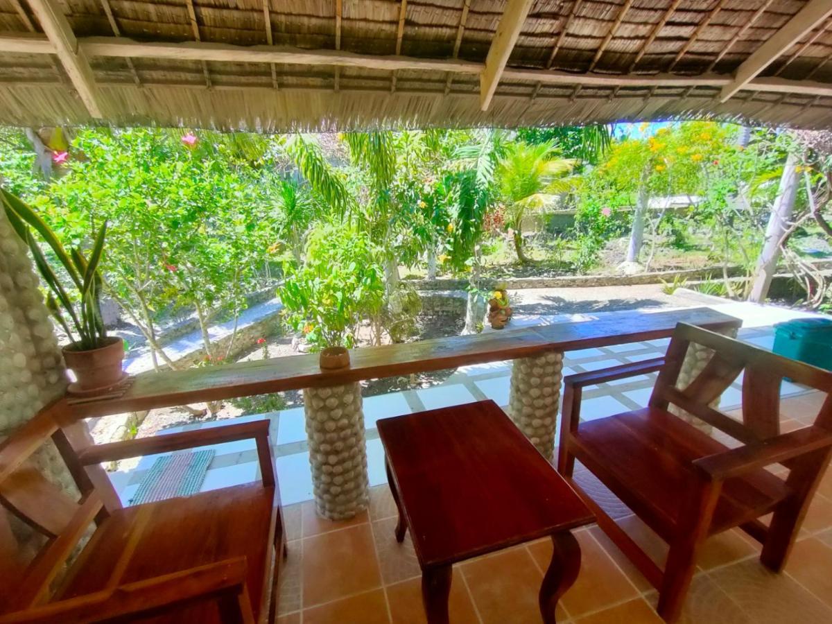 Moalboal T Breeze Coastal Resort Экстерьер фото