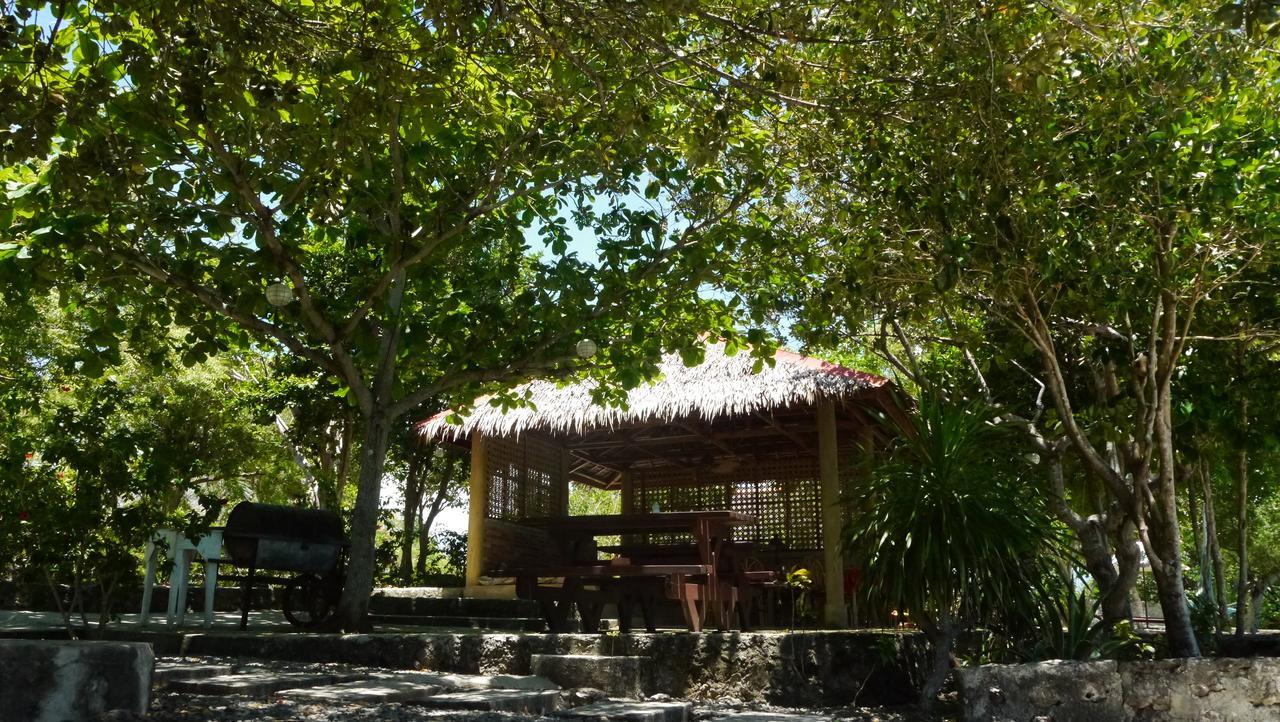 Moalboal T Breeze Coastal Resort Экстерьер фото