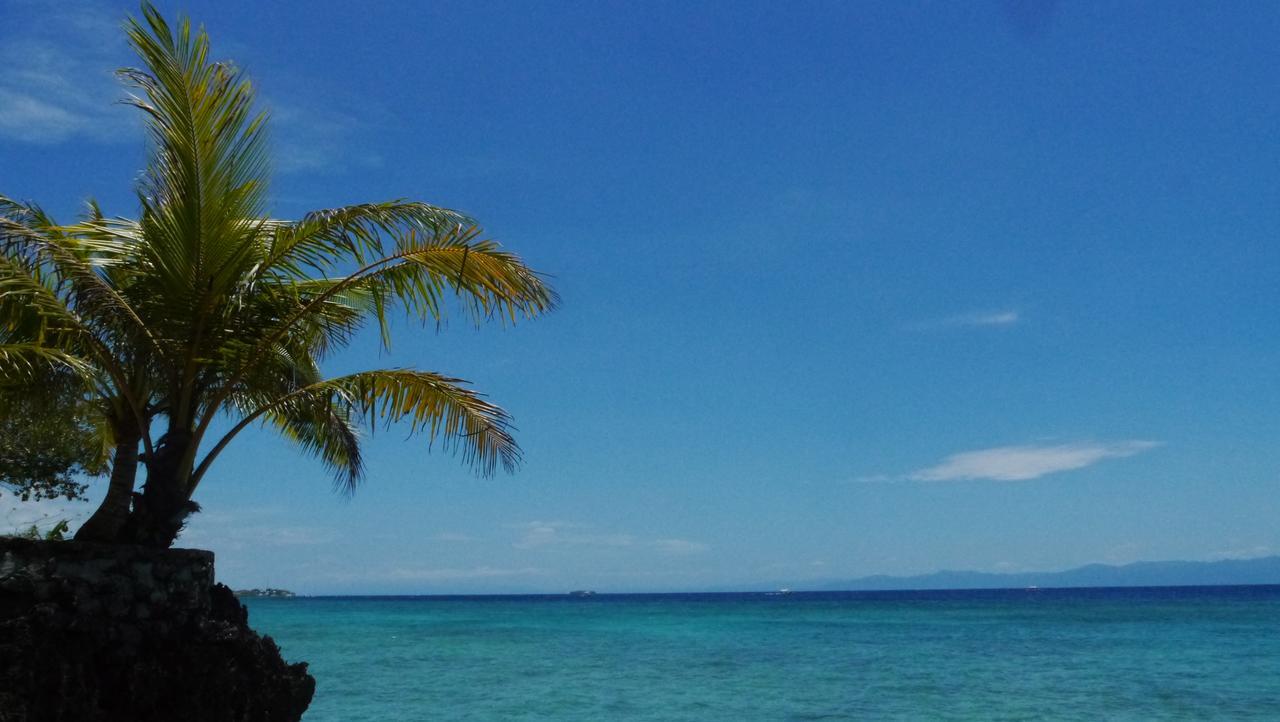 Moalboal T Breeze Coastal Resort Экстерьер фото