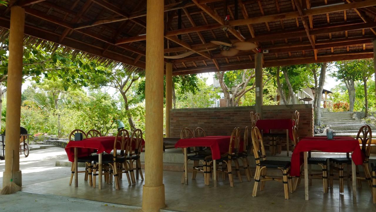 Moalboal T Breeze Coastal Resort Экстерьер фото