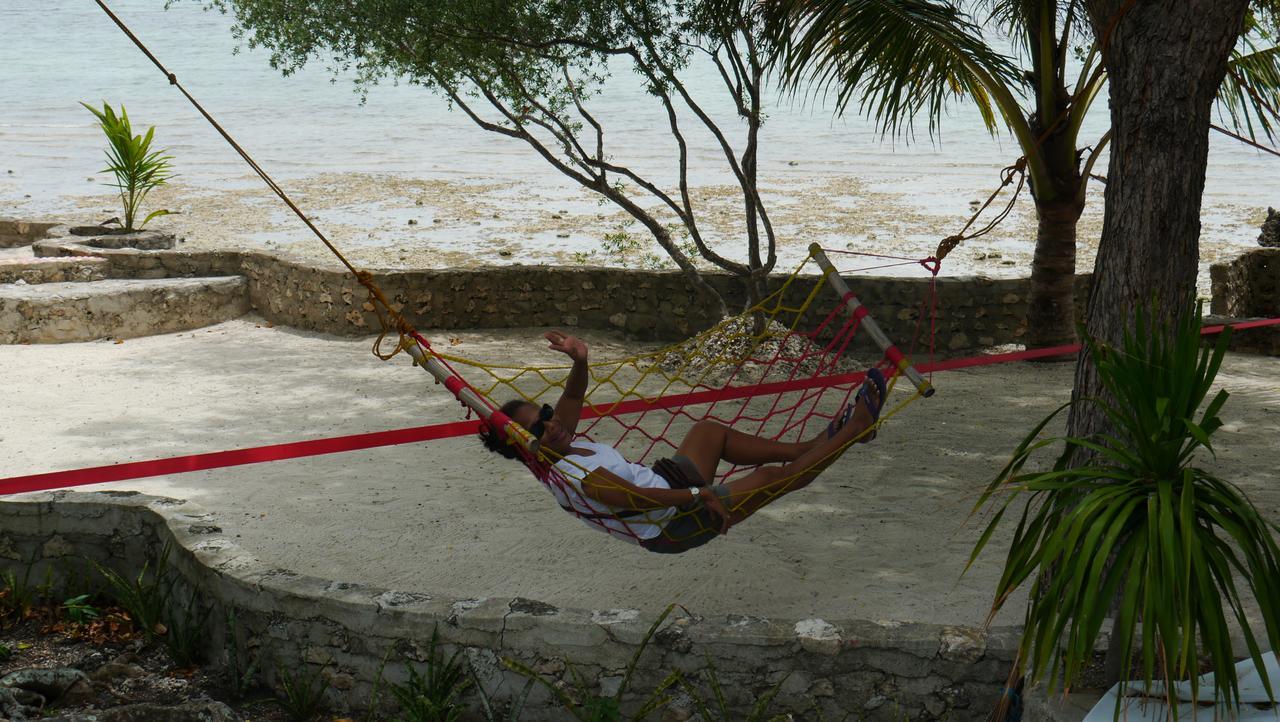 Moalboal T Breeze Coastal Resort Экстерьер фото