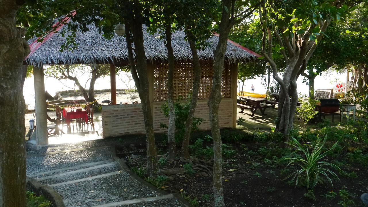 Moalboal T Breeze Coastal Resort Экстерьер фото
