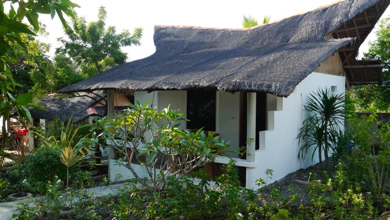 Moalboal T Breeze Coastal Resort Экстерьер фото