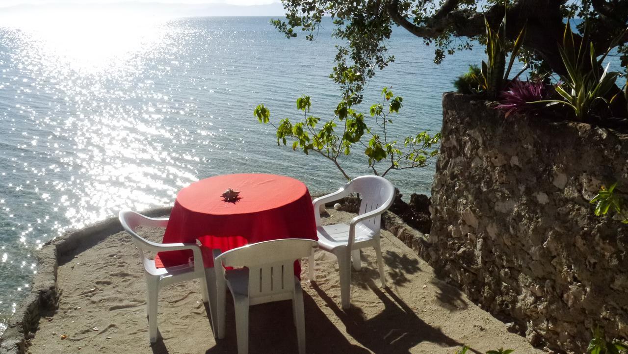 Moalboal T Breeze Coastal Resort Экстерьер фото