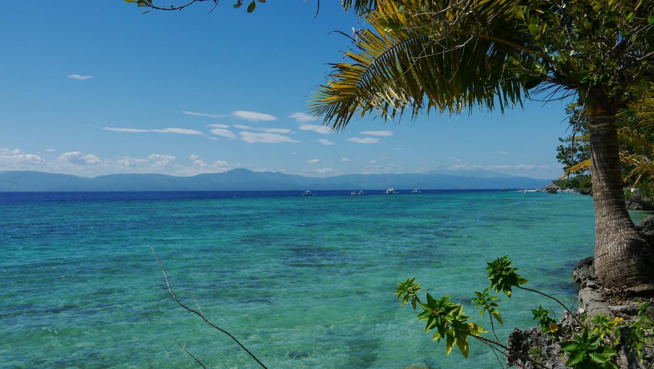 Moalboal T Breeze Coastal Resort Экстерьер фото