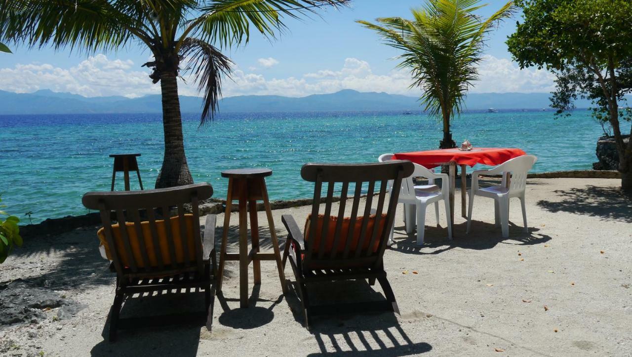 Moalboal T Breeze Coastal Resort Экстерьер фото