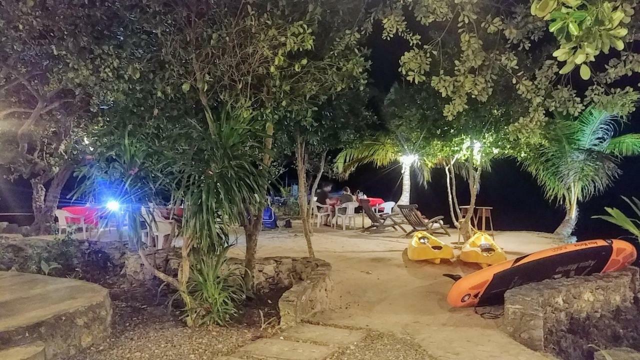 Moalboal T Breeze Coastal Resort Экстерьер фото