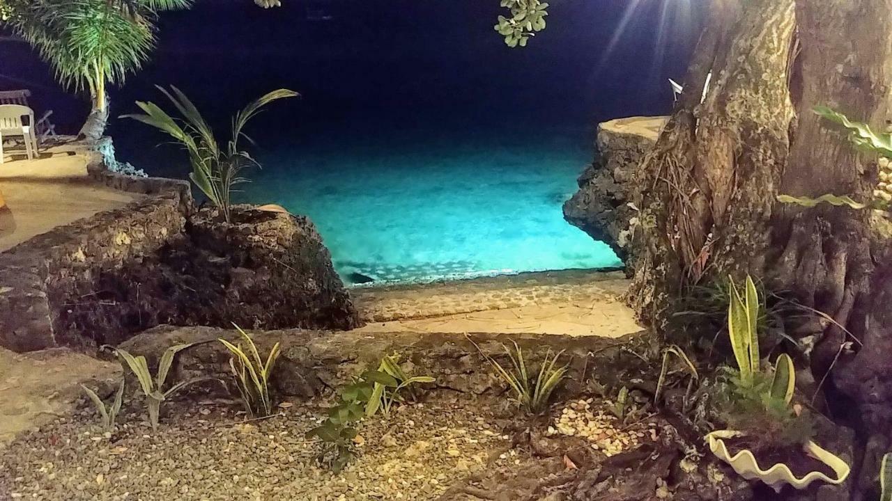 Moalboal T Breeze Coastal Resort Экстерьер фото