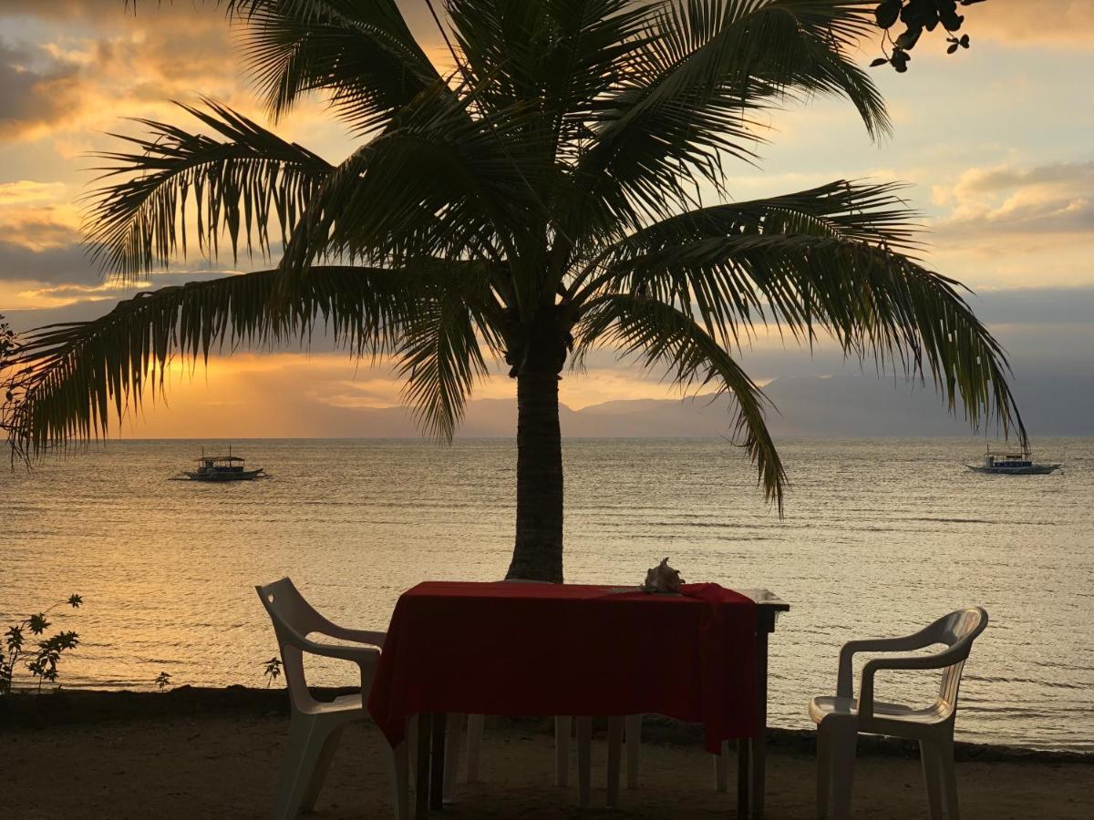 Moalboal T Breeze Coastal Resort Экстерьер фото