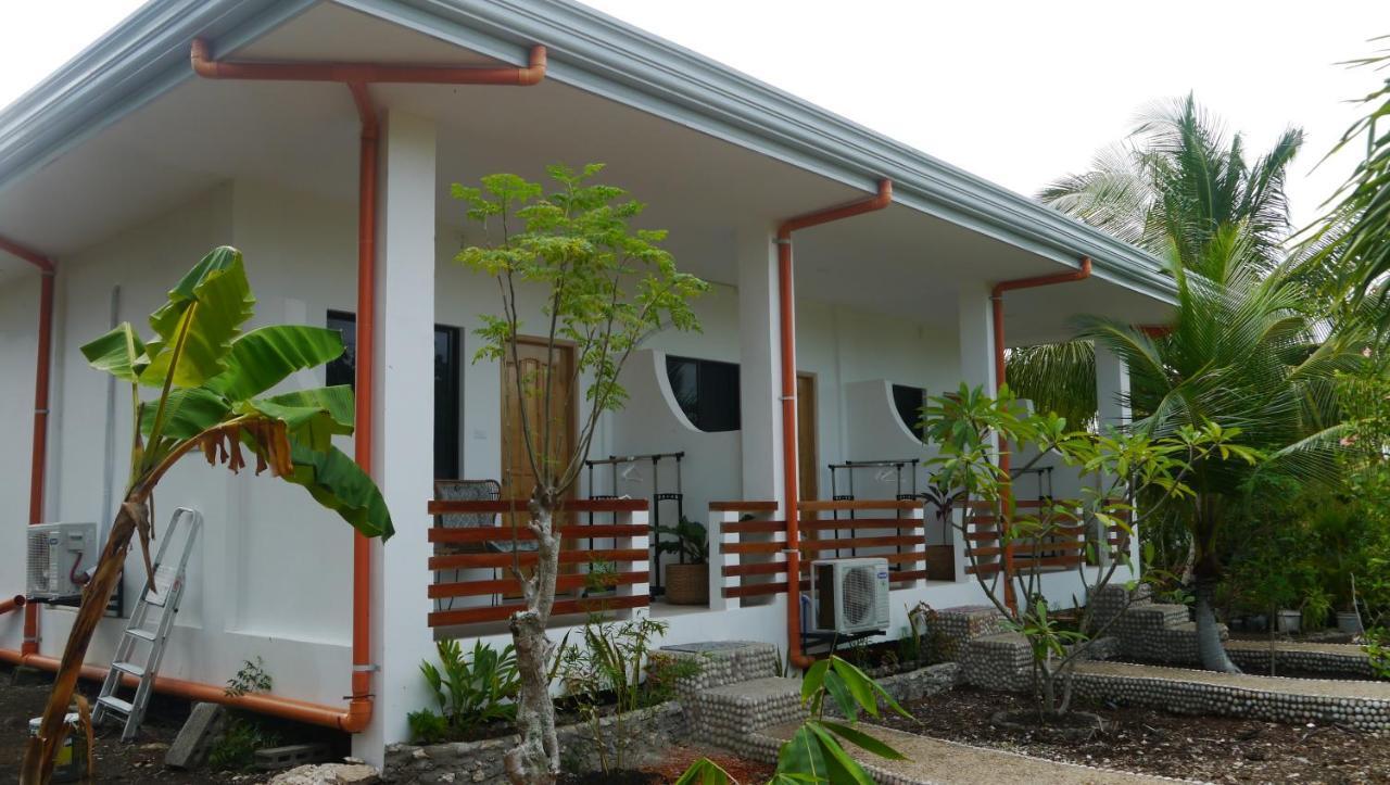 Moalboal T Breeze Coastal Resort Экстерьер фото