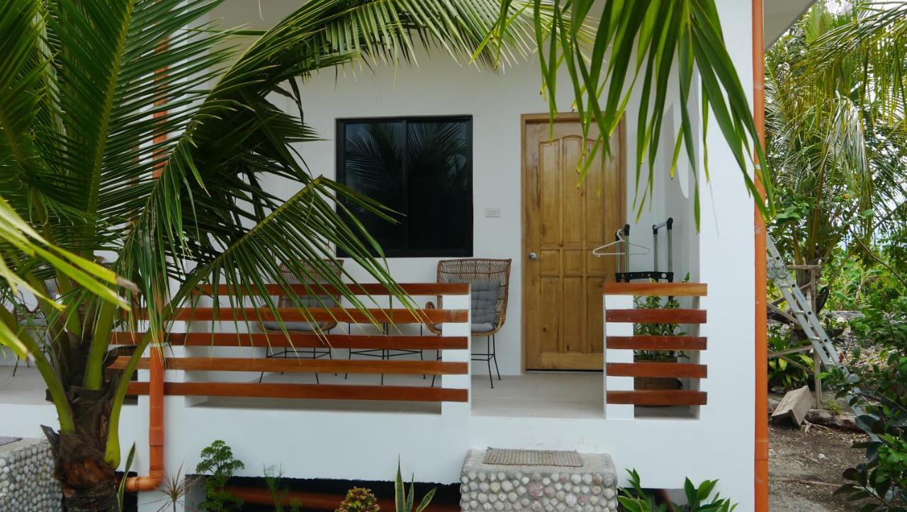 Moalboal T Breeze Coastal Resort Экстерьер фото